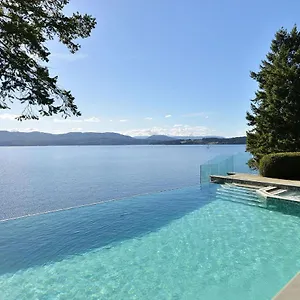  Holiday home Oceanside Saanich Inlet